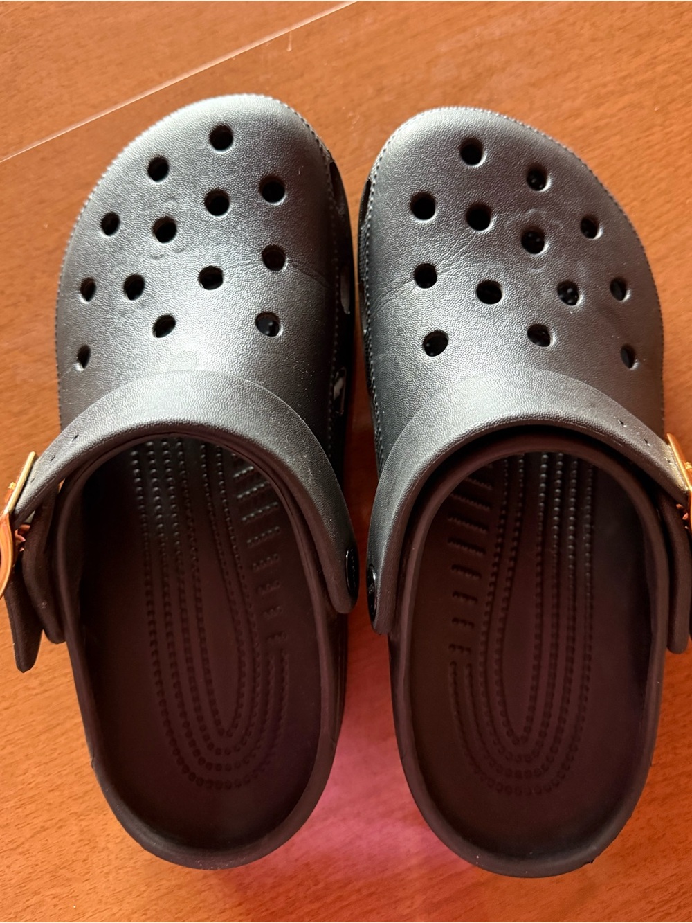 Metallic Big Buckle Clogs